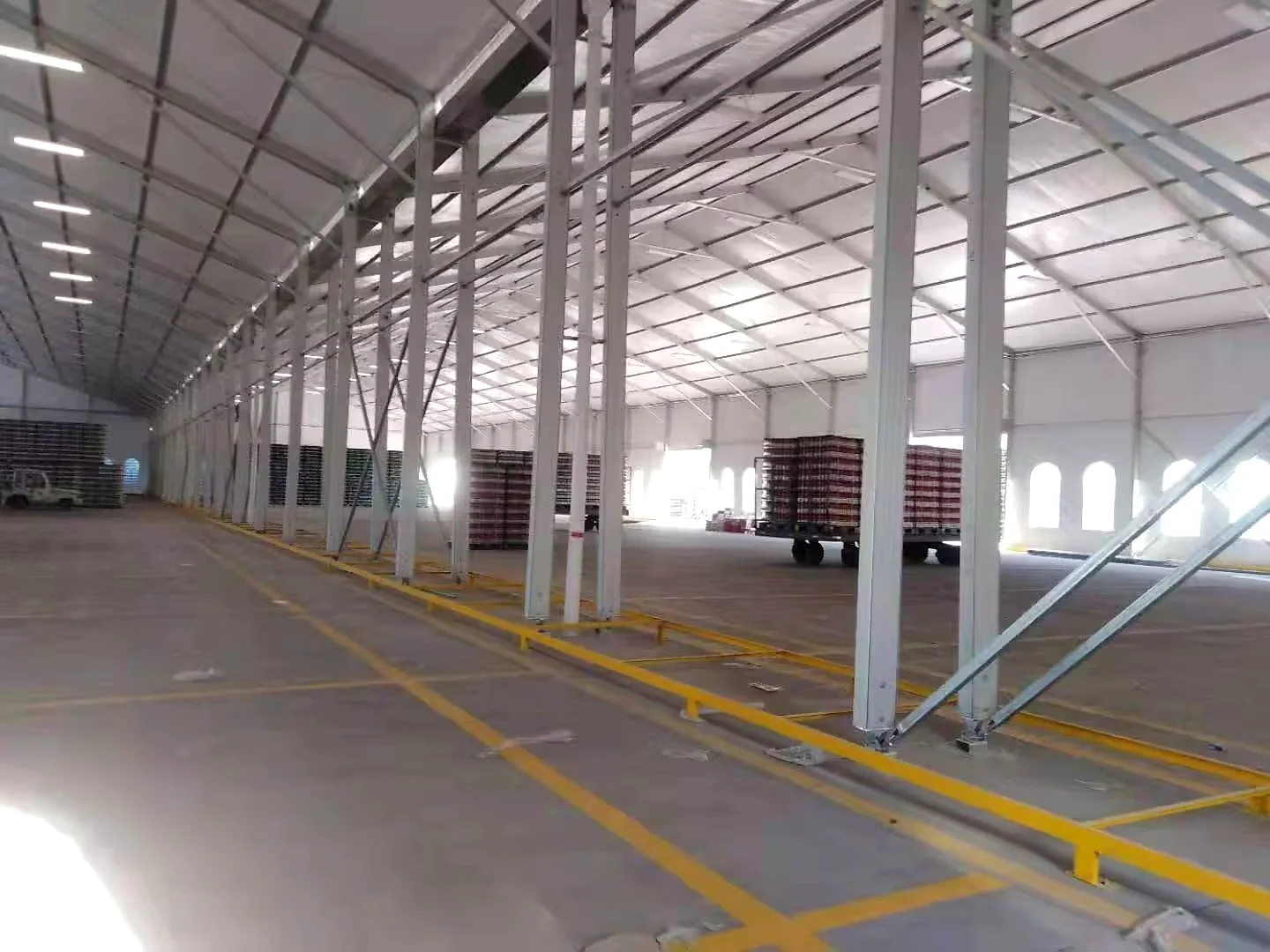16-industrial-storage-tent-02