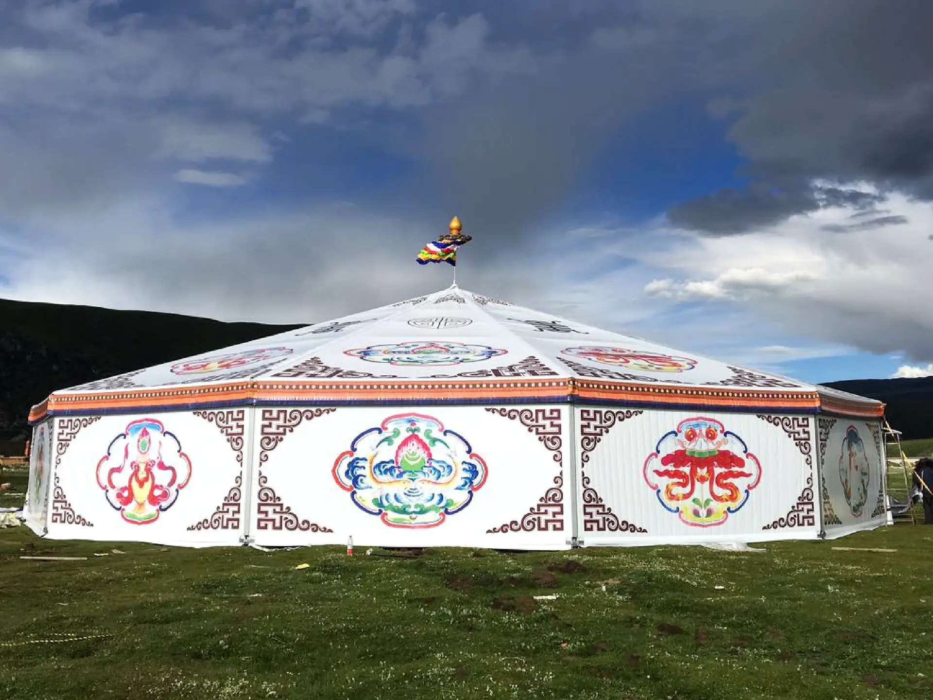 19-church-tent-01